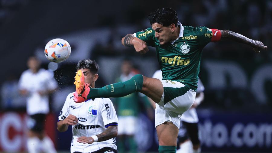 Gustavo Gómez em ação durante Palmeiras x Liverpool-URU, partida da Libertadores