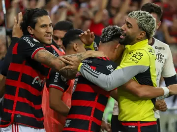 Pedro exalta força do elenco do Flamengo e faz convite a Neymar