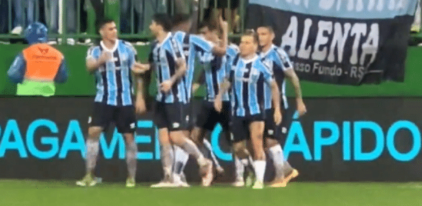 Grêmio vence Vasco sob chuva, Soteldo decide e equipe se afasta Z-4.