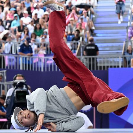 Ami Yuasa, do Japão, em apresentação no breaking nas Olimpíadas 2024