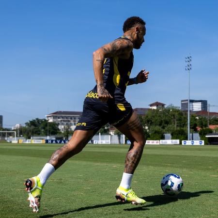 Neymar, em treino do Santos