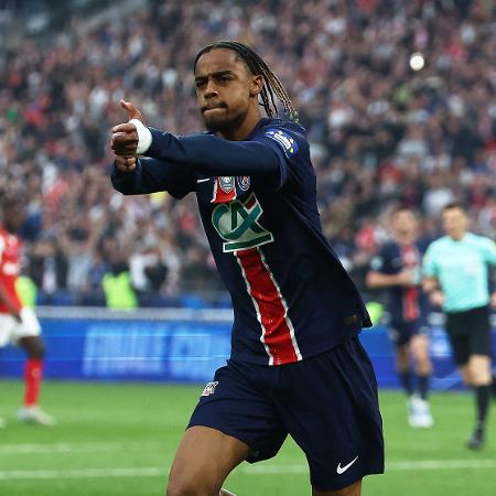 Barcola comemora gol marcado pelo PSG contra o Reims, na Copa da França Barcola comemora gol marcado pelo PSG contra o Reims, na Copa da França