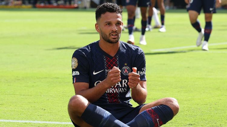 Gonçalo Ramos comemora gol marcado pelo PSG contra o Real Madrid no Mundial imitando Diogo Jota Gonçalo Ramos comemora gol marcado pelo PSG contra o Real Madrid no Mundial imitando Diogo Jota