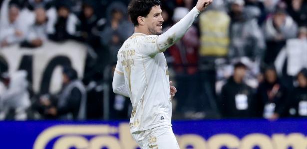 Chape vira, amplia jejum do Corinthians e vence pela 3ª vez no Brasileirão