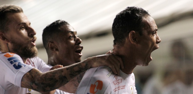 Santos terá o retorno de Ricardo Oliveira, poupado na vitória contra o São Bento - Daniel Vorley/AGIF