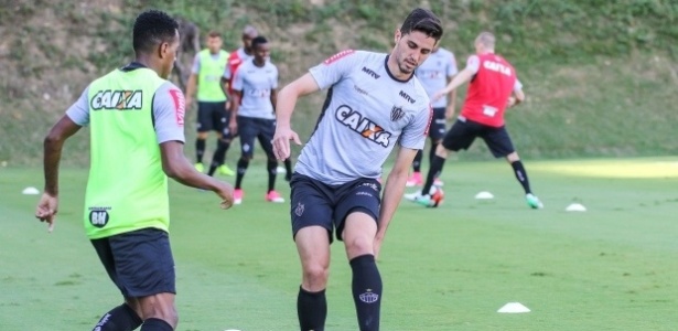 Matheus Mancini perde espaço após chegada de Juninho e deve jogar a Série B - Bruno Cantini/Divulgação/Atlético-MG