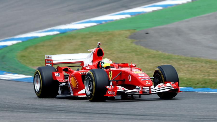 Mick Schumacher ainda tentou continuar na prova após o acidente, mas não conseguiu - Ralph Orlowski/Reuters