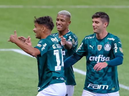 SE Palmeiras on X: Primeiros 3 pontos ✓ Chegamos ao 27º ano sem derrotas  em estreias no Paulista ➤  #AvantiPalestra #NOVxPAL   / X