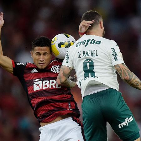 Supercopa do Brasil, entre Flamengo e Palmeiras, vive um impasse em relação ao local do torneio - Alexandre Loureiro/Getty Images