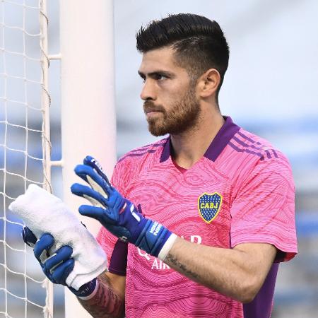 Agustin Rossi, goleiro do Boca Juniors, em ação durante jogo na Argentina - Rodrigo Valle/Getty Images