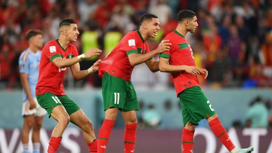 Sabiri comemora com Hakimi após a classificação de Marrocos às oitavas da Copa do Mundo - Shaun Botterill/Getty