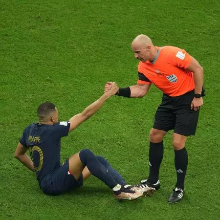 Árbitro se emociona ao ser escalado para final da Copa: 'Meu sonho de  menino