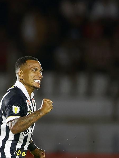 Otero comemora gol do Santos contra o Botafogo-SP na estreia do Paulistão