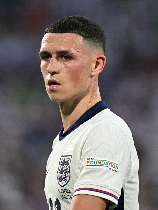 Foden retorna à seleção da Inglaterra após nascimento do filho