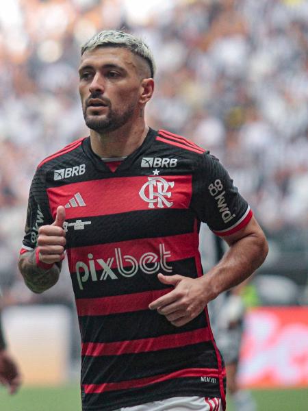 Arrascaeta em ação durante Atlético-MG x Flamengo pela final da Copa do Brasil - VYCTOR SANTOS/ESTADÃO CONTEÚDO