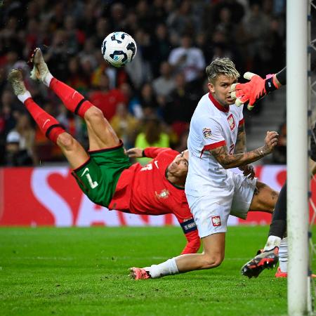 Cristiano Ronaldo fez golaço de voleio na goleada de Portugal por 5 a 1