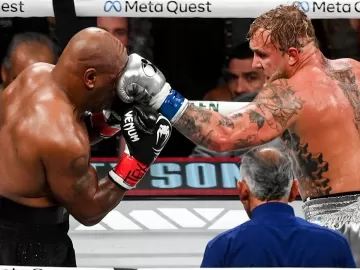 Jake Paul vê fúria de Mike Tyson, mas usa físico e vence lenda do boxe