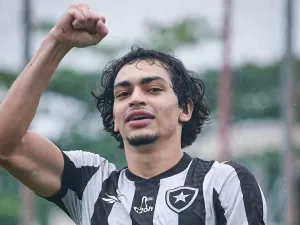 Botafogo abre conversas para renovar contrato de Matheus Nascimento