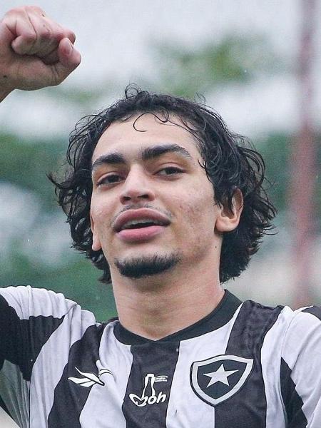 Matheus Nascimento foi campeão da Libertadores com o Botafogo