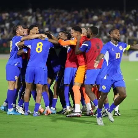 Jogadores de Curaçao comemoram gol marcado contra a Jamaica nas Eliminatórias Jogadores de Curaçao comemoram gol marcado contra a Jamaica nas Eliminatórias