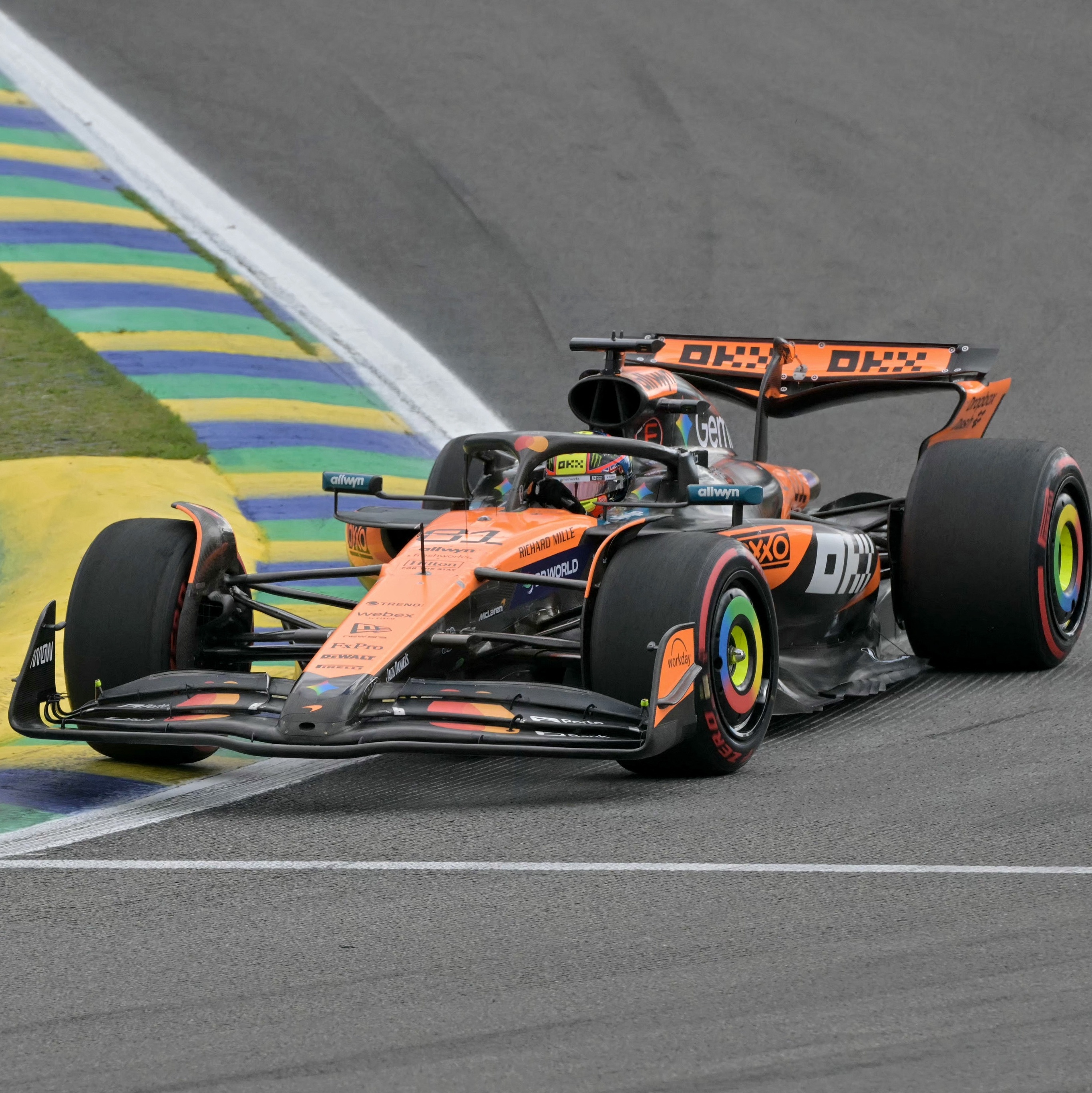 Piastri e Verstappen sofreram com 'apostas' de McLaren e Red Bull