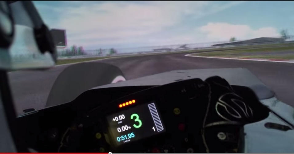 Alonso no simulador da McLaren