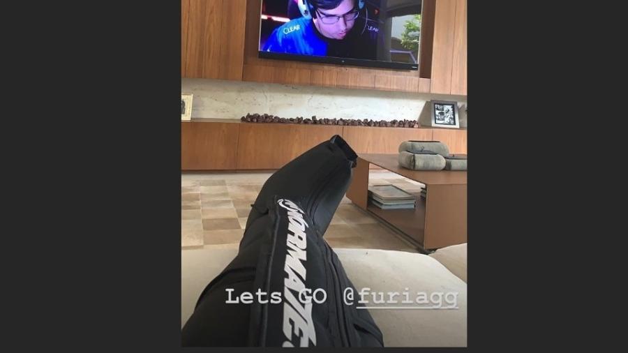 Neymar posta foto fazendo tratamento em tornozelo machucado - Reprodução