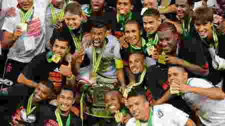 Jogadores do Flamengo comemoram o título da Copa do Brasil de 2013 - VANDERLEI ALMEIDA/AFP - VANDERLEI ALMEIDA/AFP