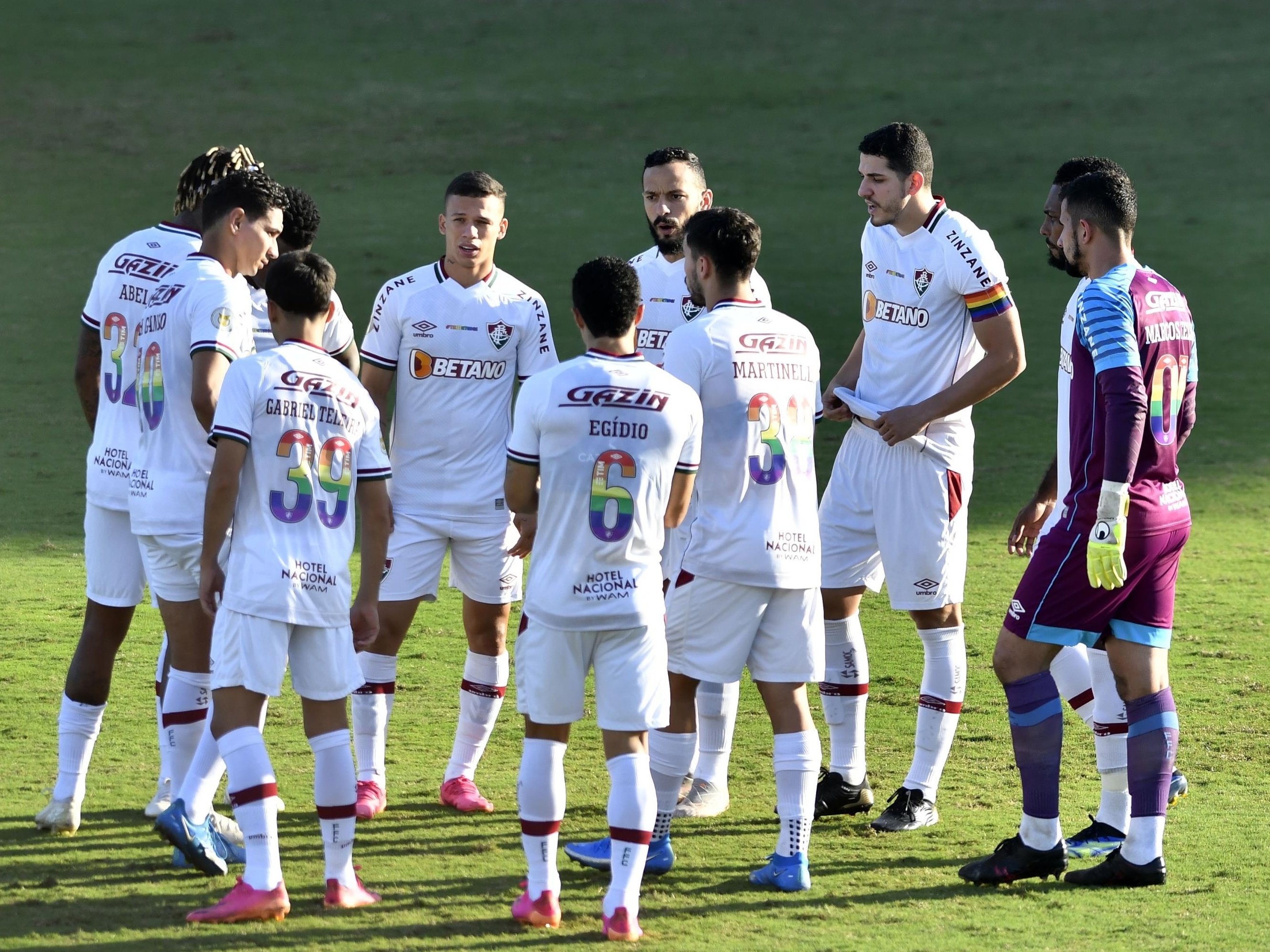 Fluminense arrecada R$ 47.886 no leilão das camisas com números nas cores  do arco-íris — Fluminense Football Club