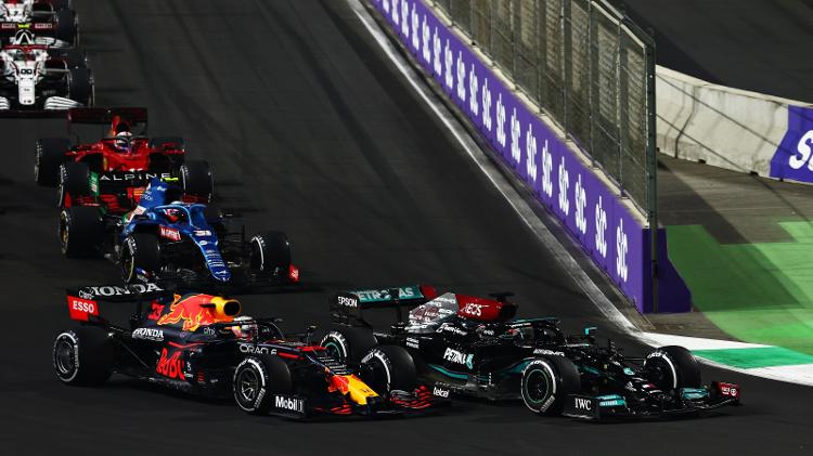 Para Hamilton, comenzar detrás de Verstappen podría ser mejor – 8/12/2021