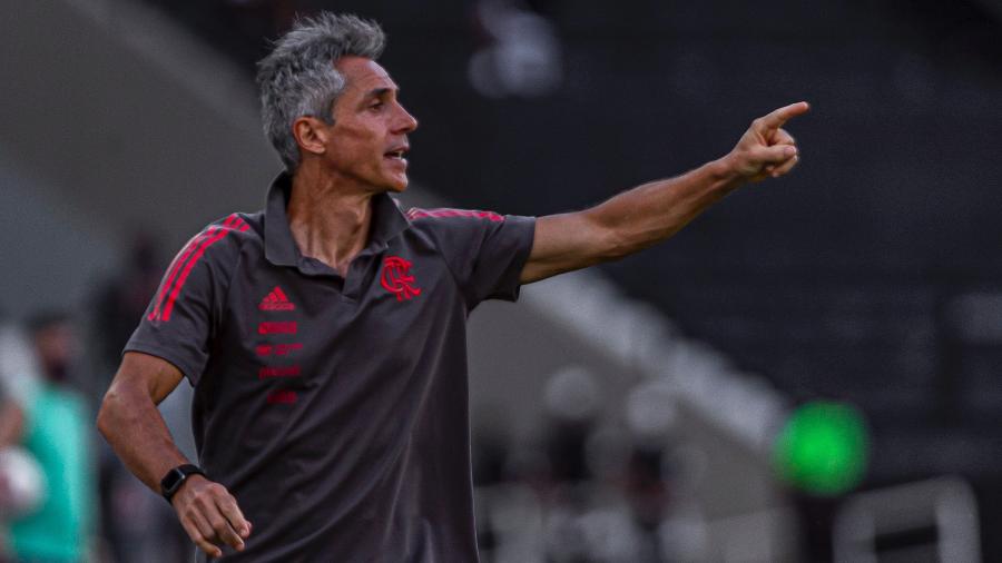 Paulo Sousa, técnico do Flamengo, durante duelo com o Resende, pelo Carioca - Paula Reis / Flamengo