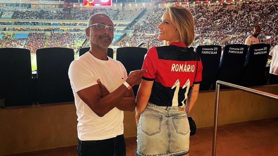 Marcelle Ceolin usou uma camisa do Flamengo com o nome de Romário no jogo contra o Talleres no Maracanã - Reprodução