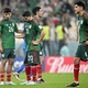 México tem 2 gols anulados, vence Arábia Saudita, mas é eliminado da Copa