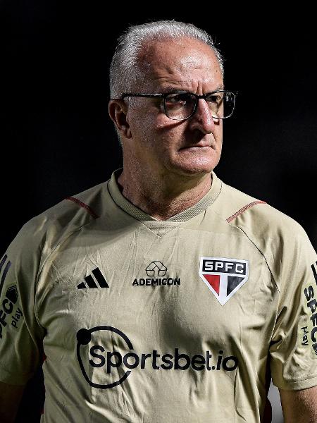 Dorival Júnior, técnico do São Paulo, durante jogo contra o Vasco, pelo Campeonato Brasileiro