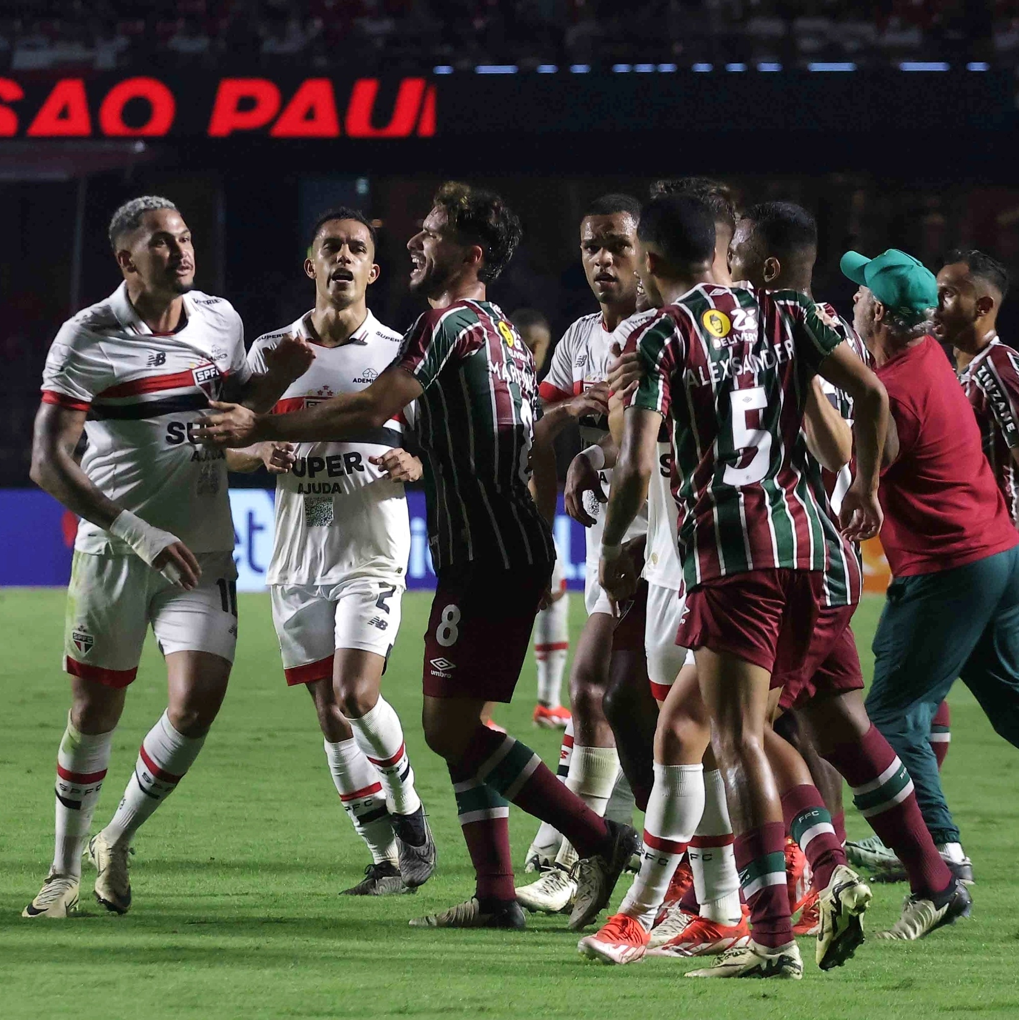 CBF divulga áudio do VAR em lances polêmicos de Fluminense x