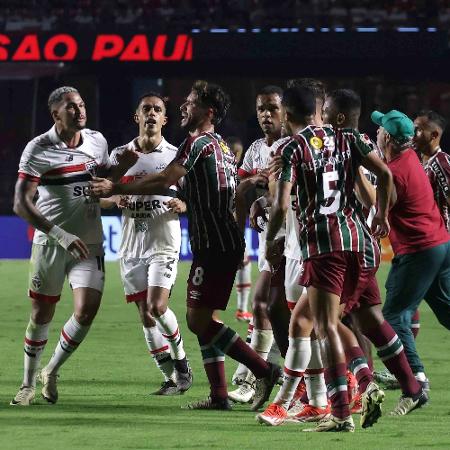 Luciano discute durante São Paulo x Fluminense, duelo do Campeonato Brasileiro
