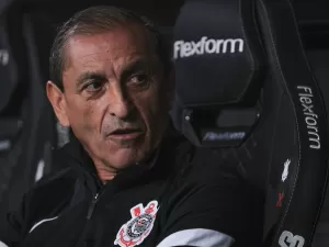 Ramón vê melhora com um a menos e exalta reforço: 'Mudou o Corinthians'