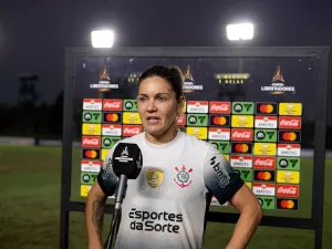 Ônibus filmado por atleta do Corinthians expõe descaso com futebol feminino