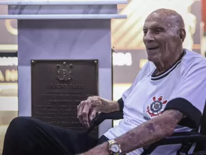 Morre Amaury Pasos, lenda do basquete brasileiro