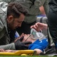 Jogador do Chelsea desmaia ap&oacute;s choque de cabe&ccedil;a em derrota no Ingl&ecirc;s