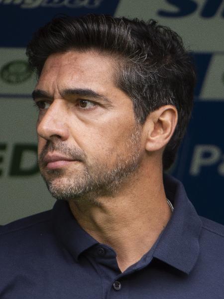Abel Ferreira, técnico do Palmeiras, durante jogo contra o Inter