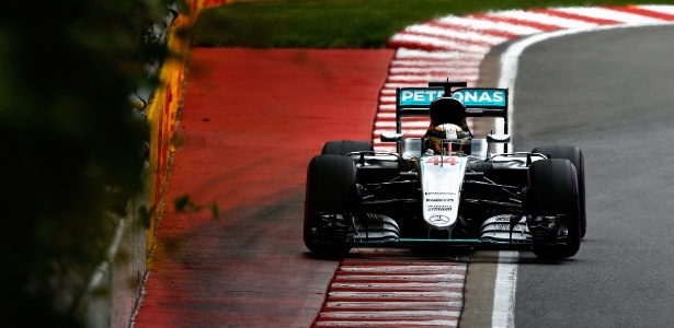 Hamilton no treino classificatório para o Grande Prêmio do Canadá - Charles Coates/Getty Images/AFP