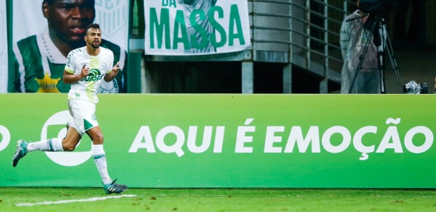 Zagueiro começou pré-temporada na Chape, mas já é aguardado para retornar ao Cruzeiro - Alexandre Schneider/Getty Images