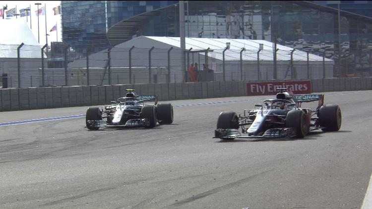 Hamilton passa Bottas no GP da Rússia - Reprodução/Twitter - Reprodução/Twitter