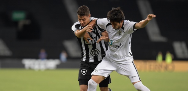 Jogadores disputam bola durante Botafogo x Resende - Thiago Ribeiro/AGIF - Thiago Ribeiro/AGIF