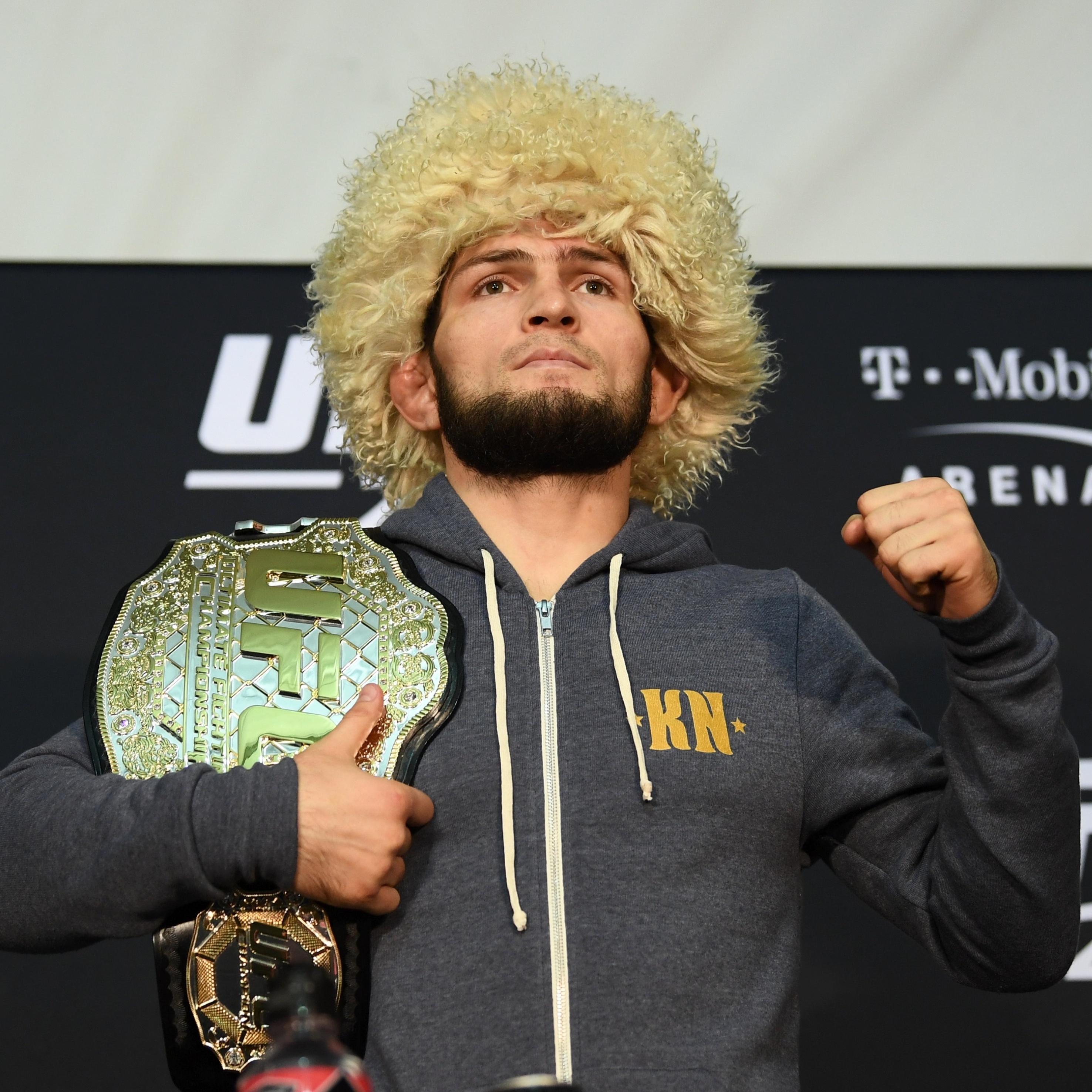 Após morte do pai, Khabib Nurmagomedov terá luta por cinturão no