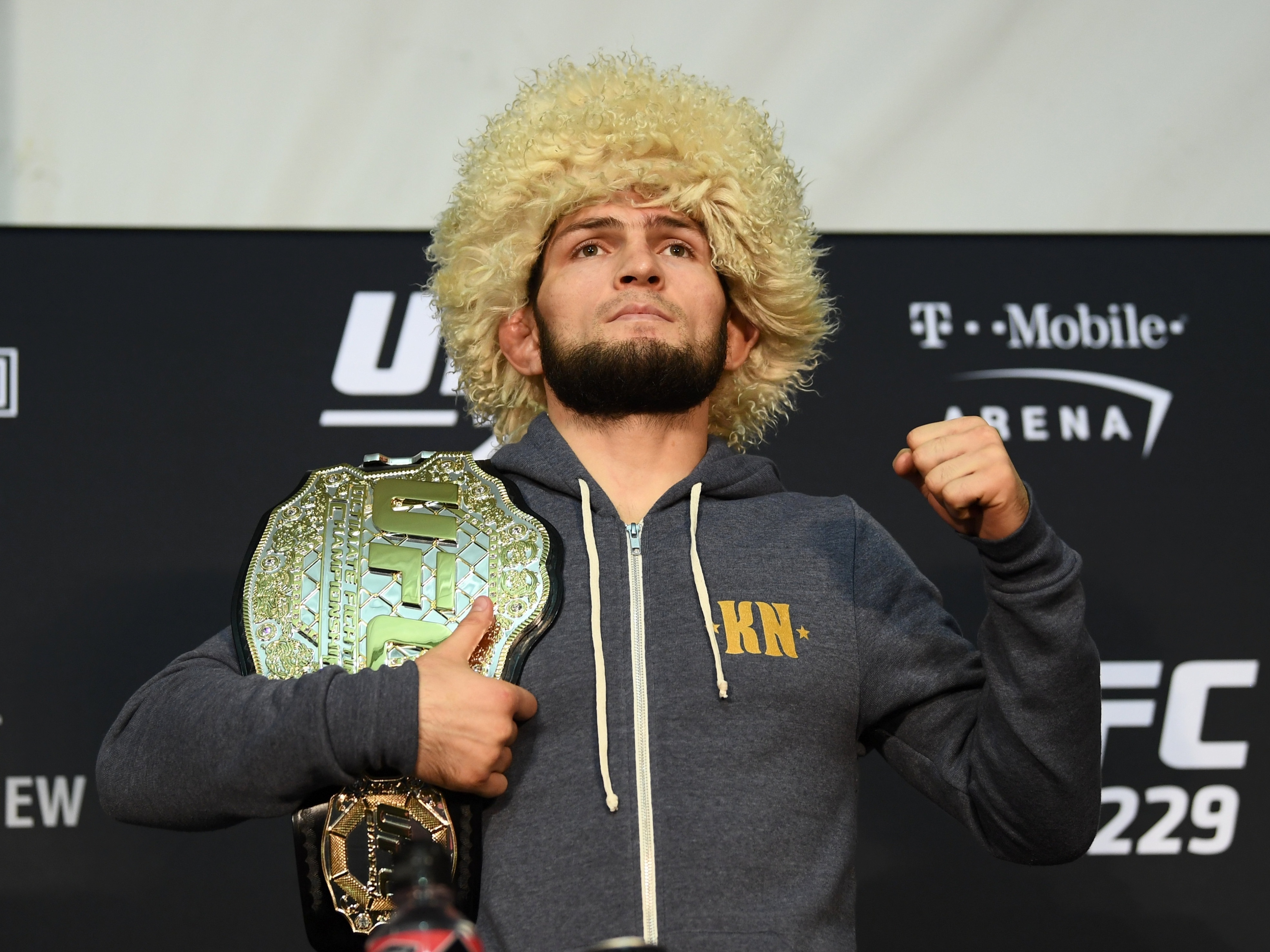 Khabib Nurmagomedov conquista primeiro cinturão da Rússia no UFC