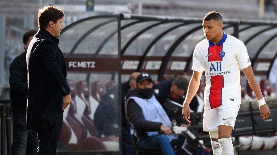 Mbappé deixou o gramado após sentir incômodo muscular na partida entre PSG e Metz, no mês passado - Jean-Christophe Verhaegen/AFP