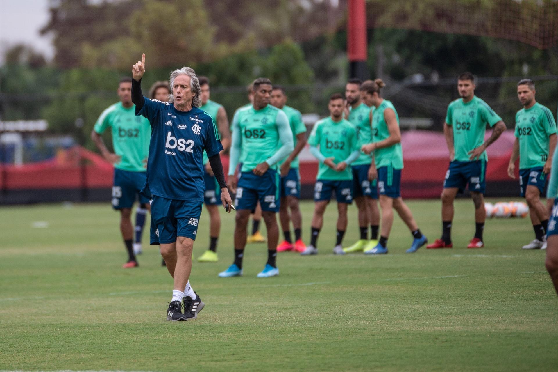 Passagem de Jorge Jesus no Brasil deve ser pedagógica, diz psicanalista