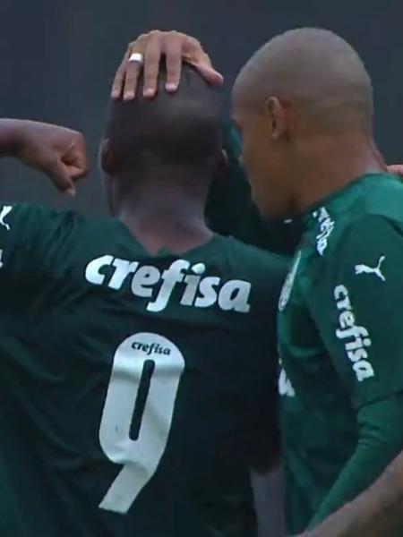 Jogadores do Palmeiras rasparam o cabelo na Copinha - Reprodução/SporTV